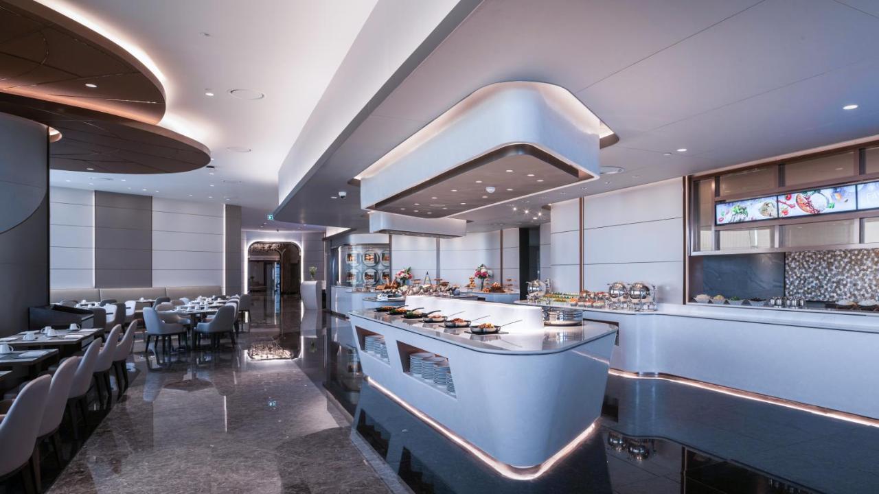 Grande Centre Point Space Pattaya Luaran gambar The buffet at the lounge