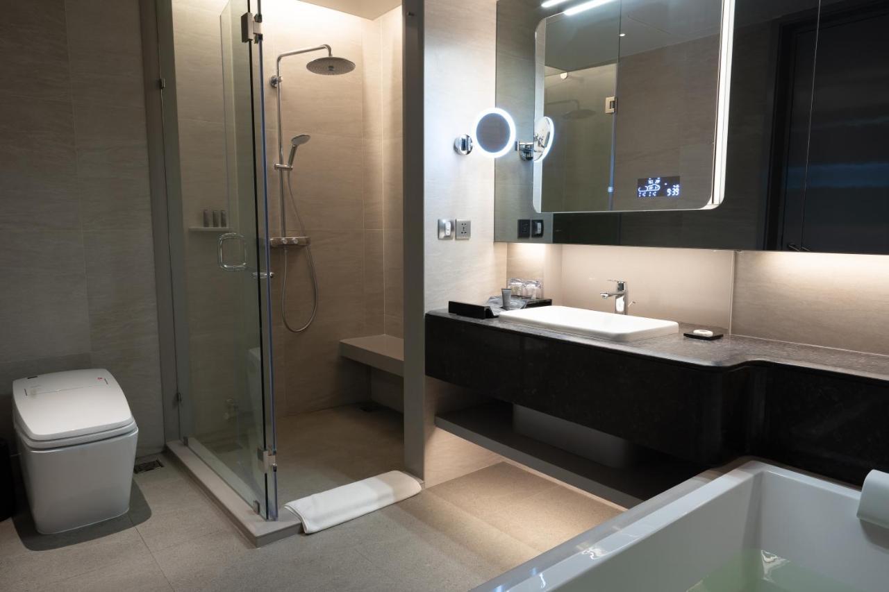 Grande Centre Point Space Pattaya Luaran gambar A shower cubicle