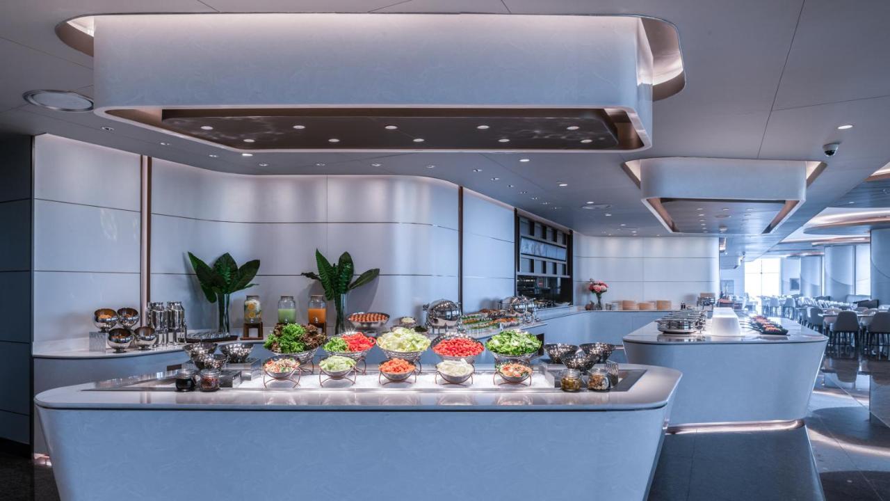 Grande Centre Point Space Pattaya Luaran gambar The buffet at the restaurant