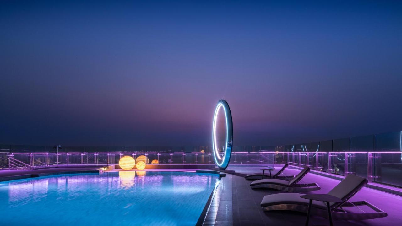 Grande Centre Point Space Pattaya Luaran gambar The Sky Pool at the InterContinental Belgrade