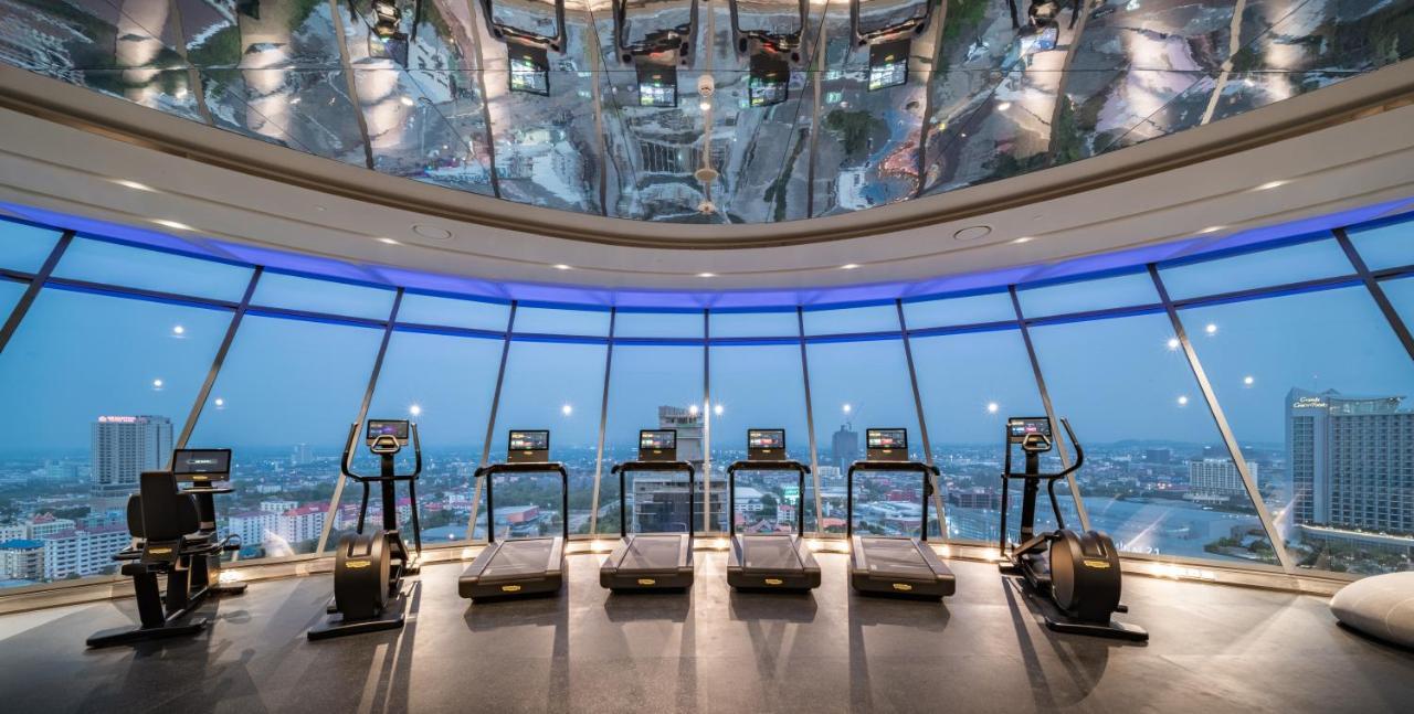 Grande Centre Point Space Pattaya Luaran gambar The gym at the 88th floor