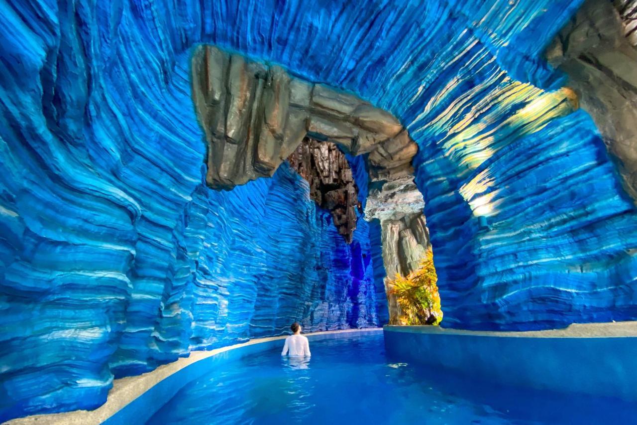 Grande Centre Point Space Pattaya Luaran gambar The Blue Grotto
